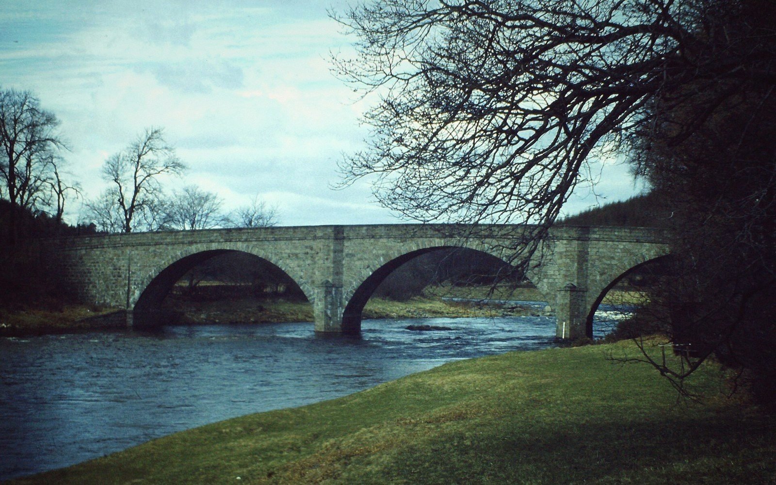 The bridge at Potarch over the River Dee